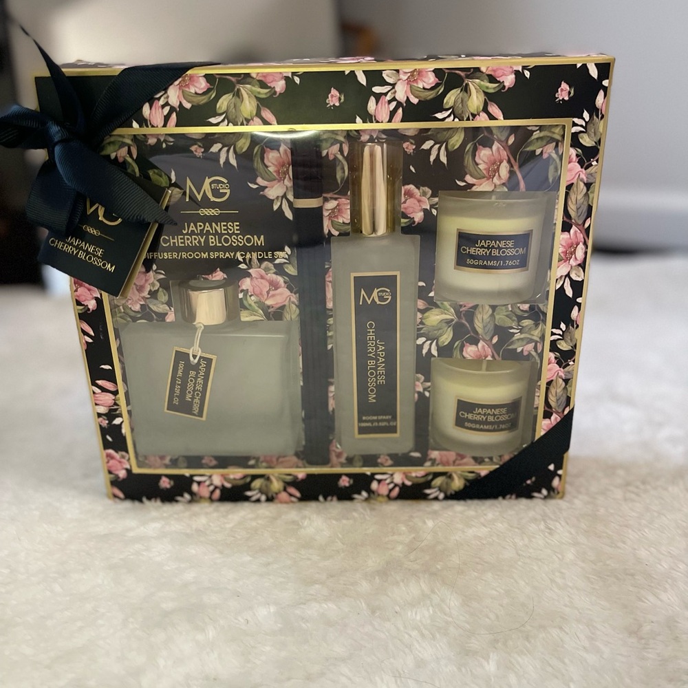 Floral Japanese Cherry Blossom Gift Set